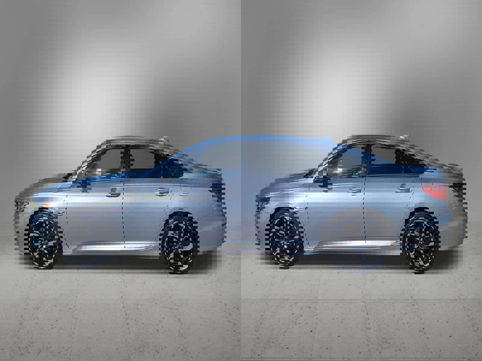 Used 2018 Honda Accord Sport image 3