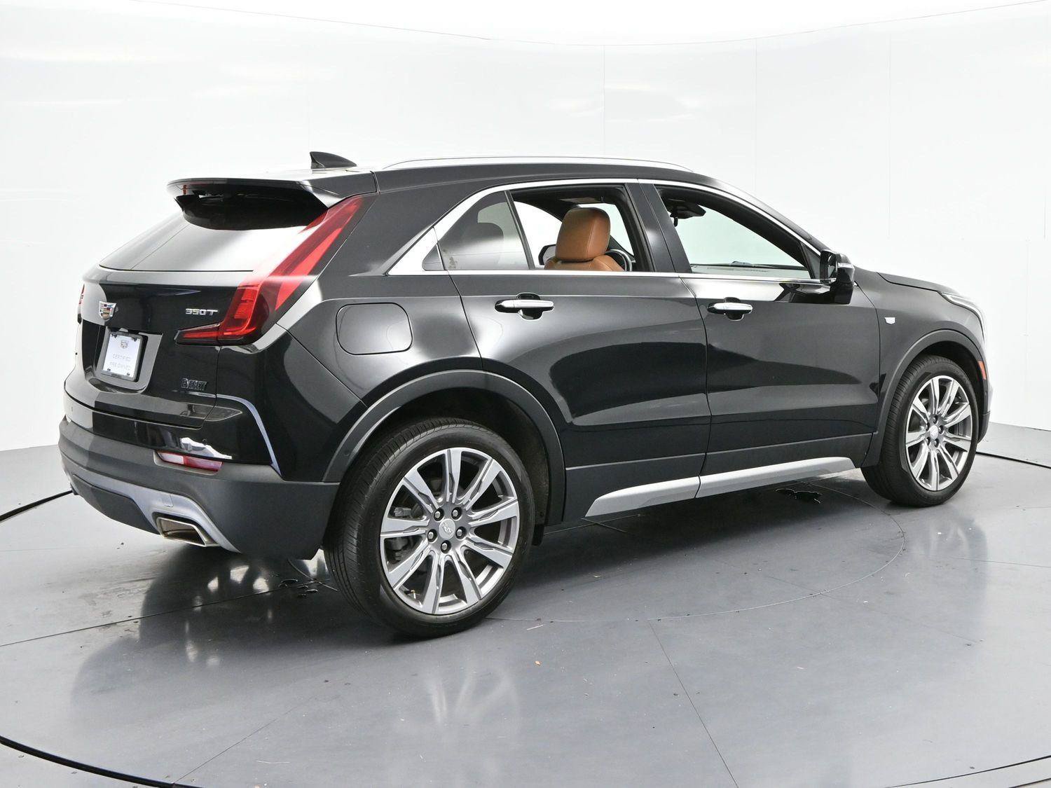 Certified 2022 Cadillac XT4 Premium Luxury w/ Enhanced Visibility Package AWD/4WD image 7