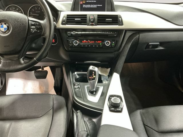 Used 2013 BMW 320i xDrive Sedan AWD/4WD image 11