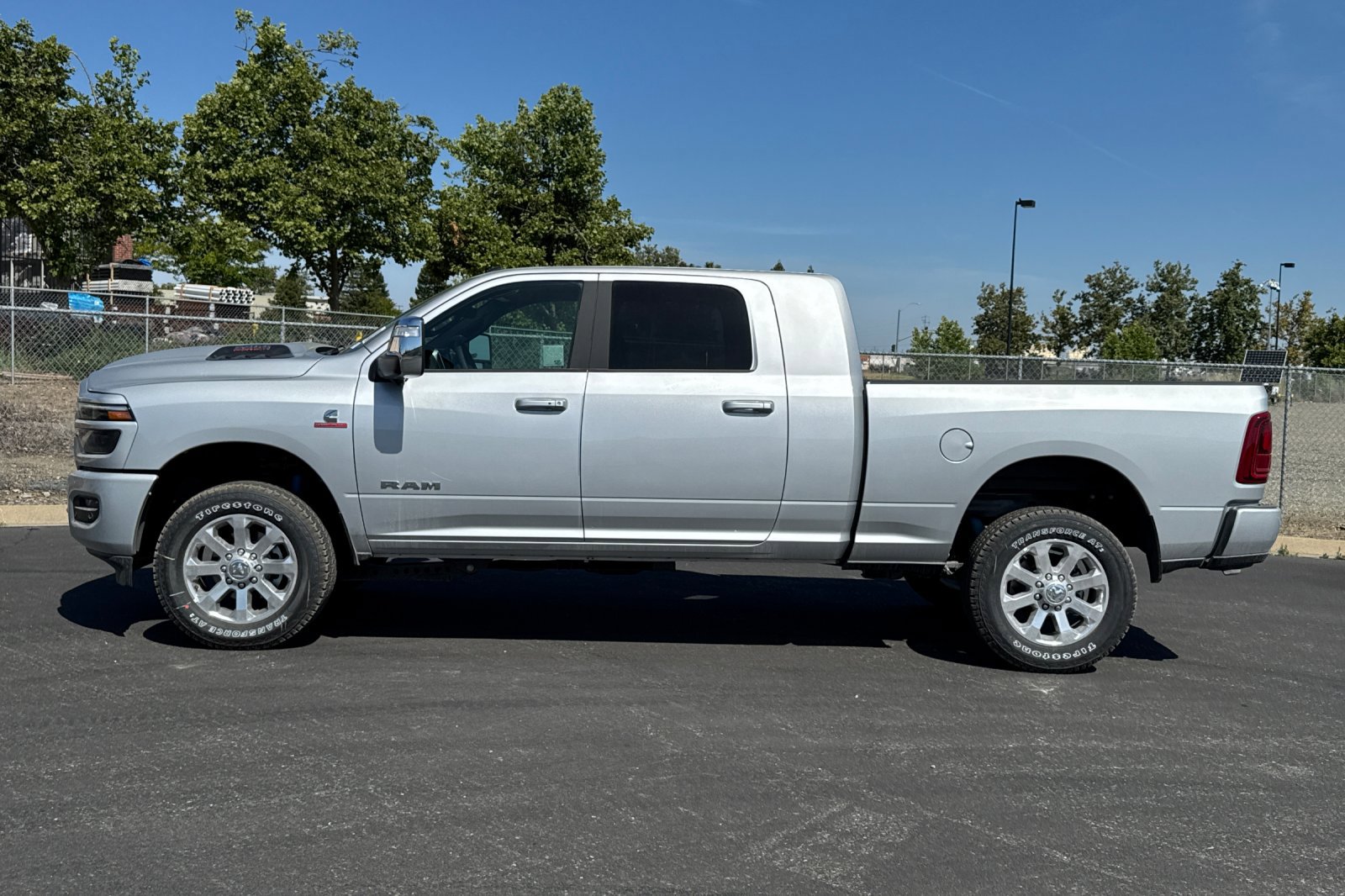 New 2026 RAM 2500 Laramie AWD/4WD image 6