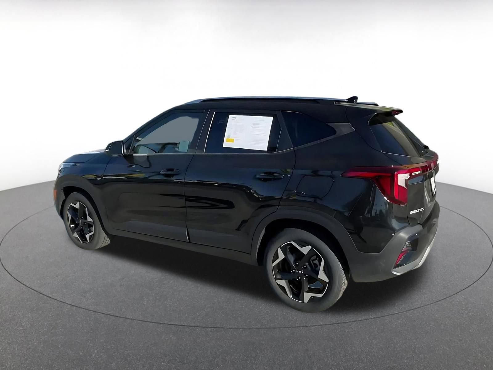 Used 2025 Kia Seltos S image 10