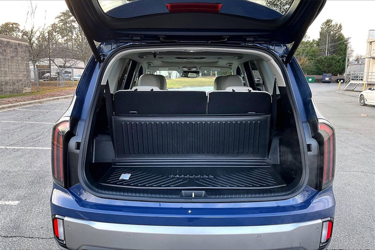 Used 2025 Kia Telluride EX w/ EX Captain's Chair Package image 25