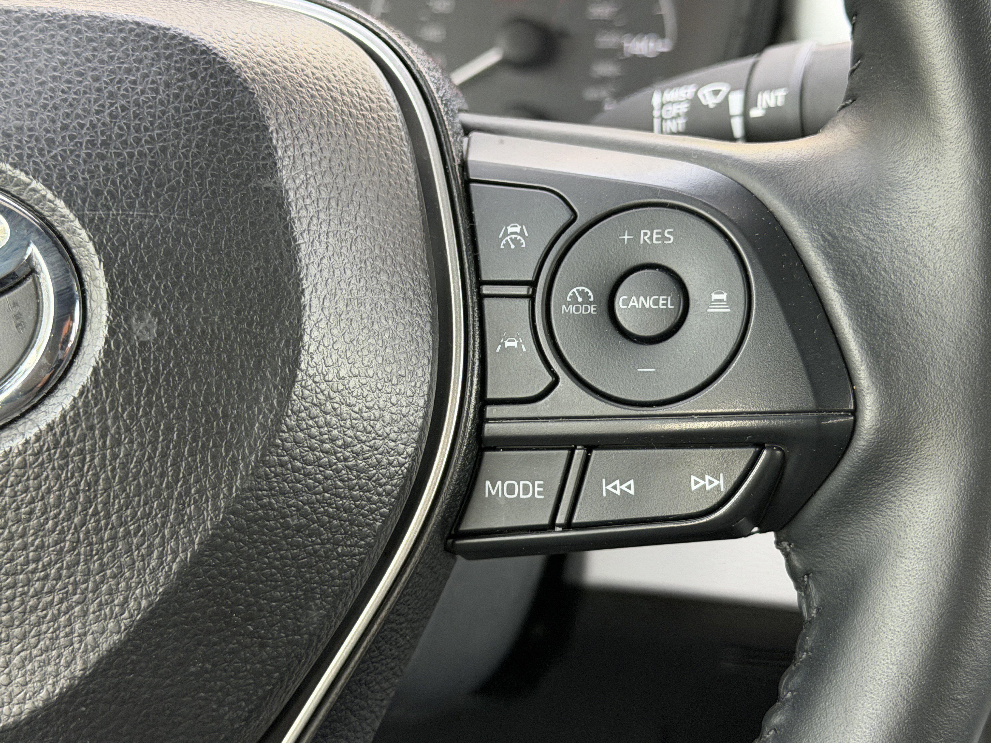 Used 2025 Toyota Corolla SE FWD image 32