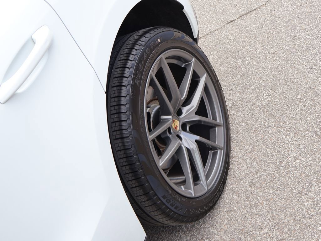 Certified 2025 Porsche Macan Turbo image 37