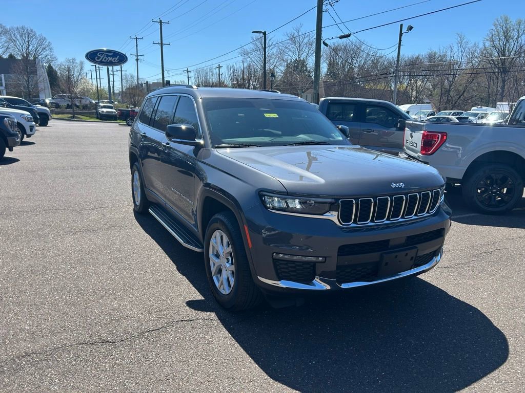 Used 2023 Jeep Grand Cherokee L Limited image 3