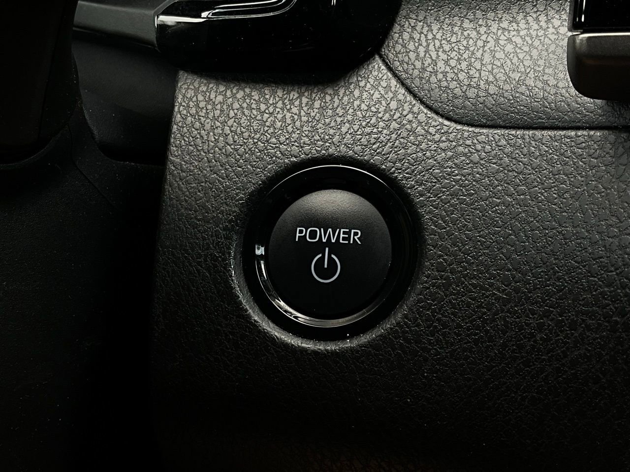 Used 2025 Toyota Camry SE image 28