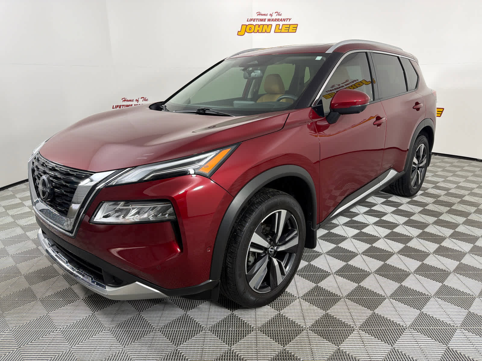 Used 2023 Nissan Rogue Platinum FWD image 1