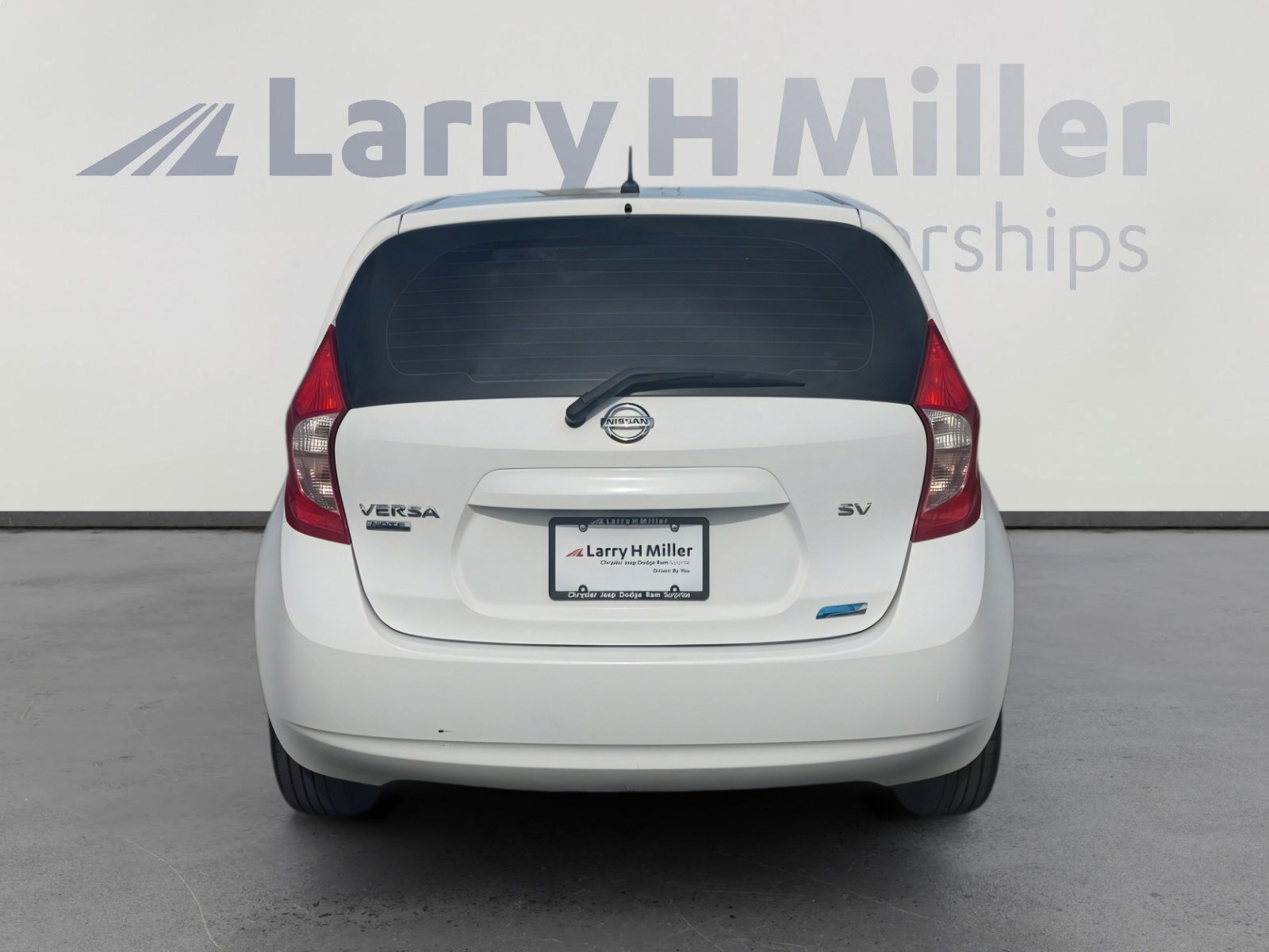 Used 2015 Nissan Versa Note SV FWD image 4