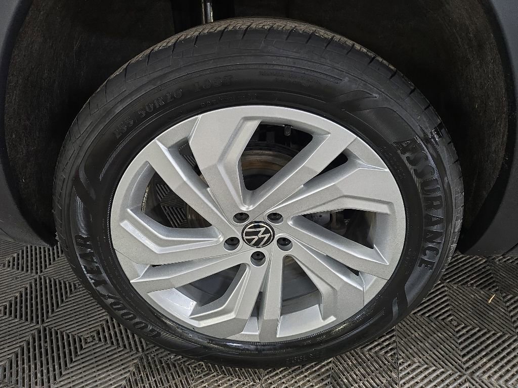 Used 2023 Volkswagen Atlas SE w/ Panoramic Sunroof Package AWD/4WD image 13