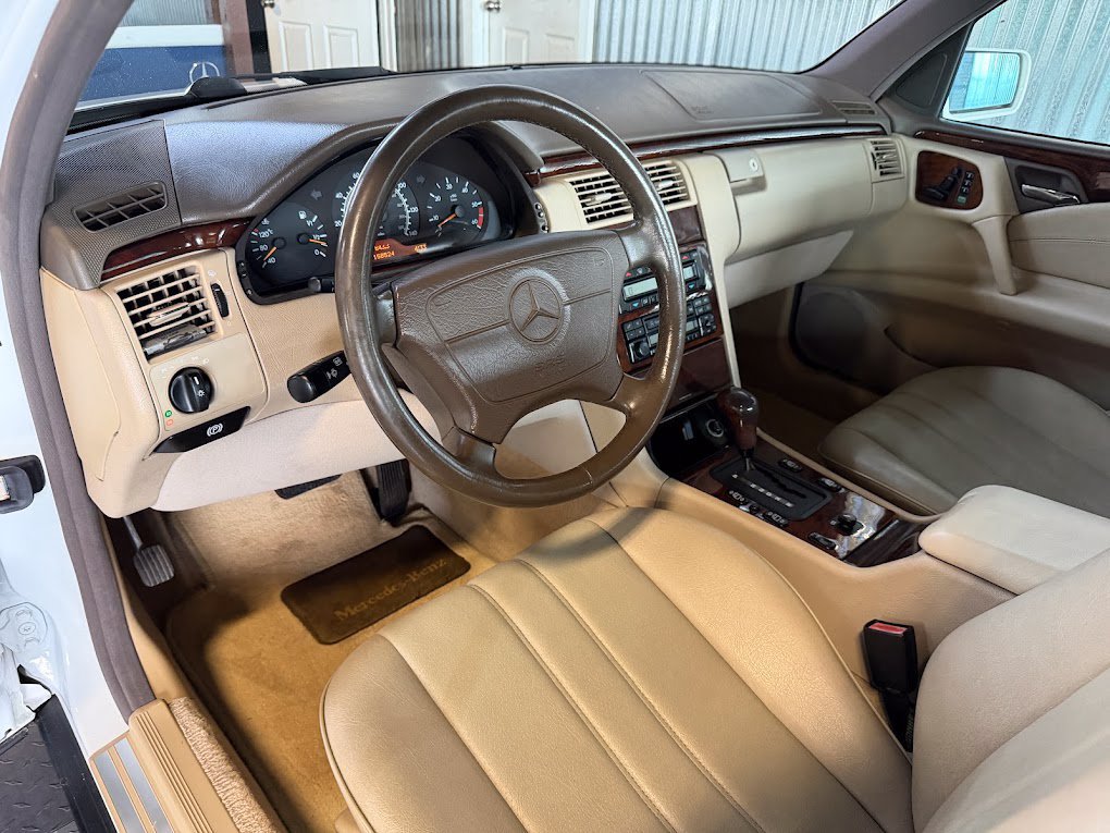 Used 1996 Mercedes-Benz E 300 Sedan image 10