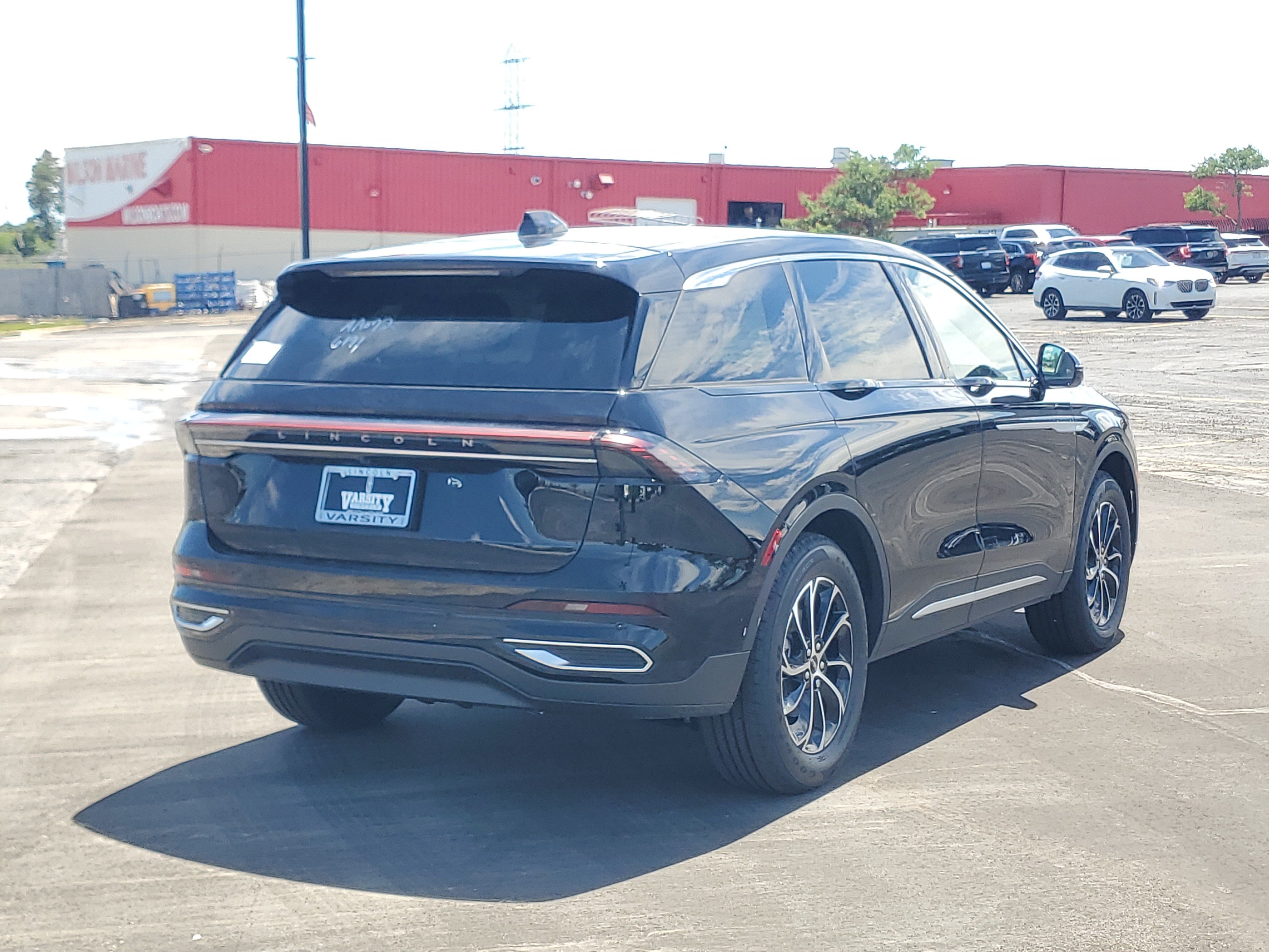 New 2026 Lincoln Nautilus Premier AWD/4WD image 4