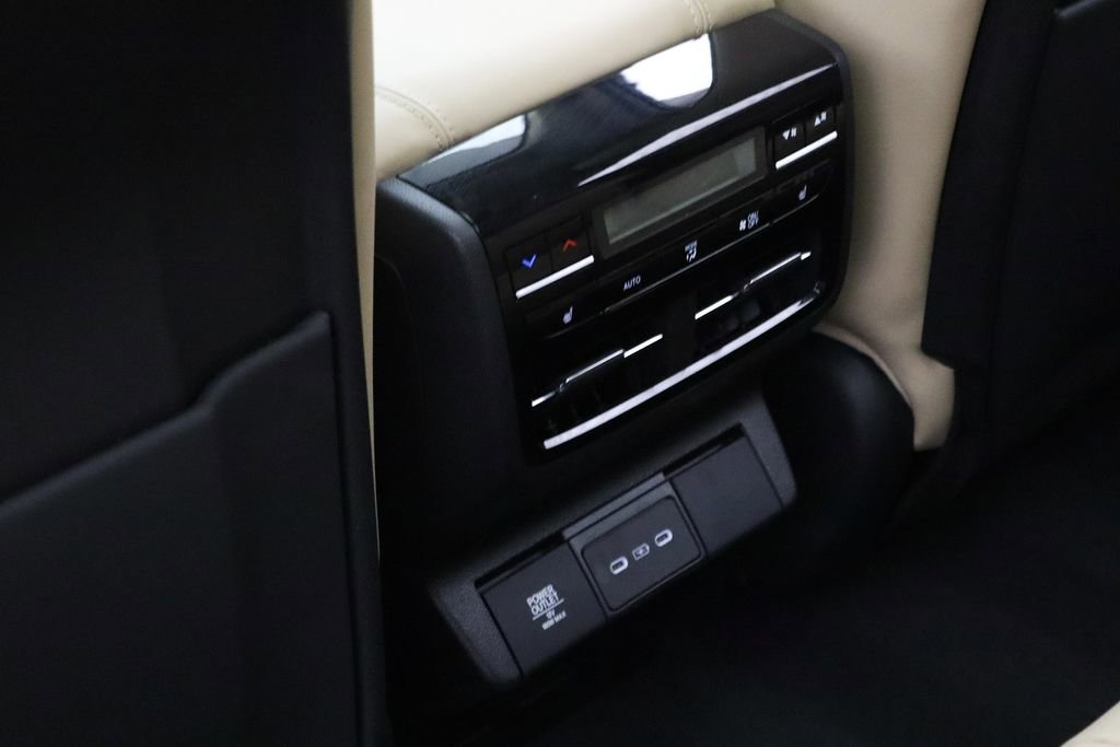 Certified 2026 Acura MDX w/ Advance Package image 11