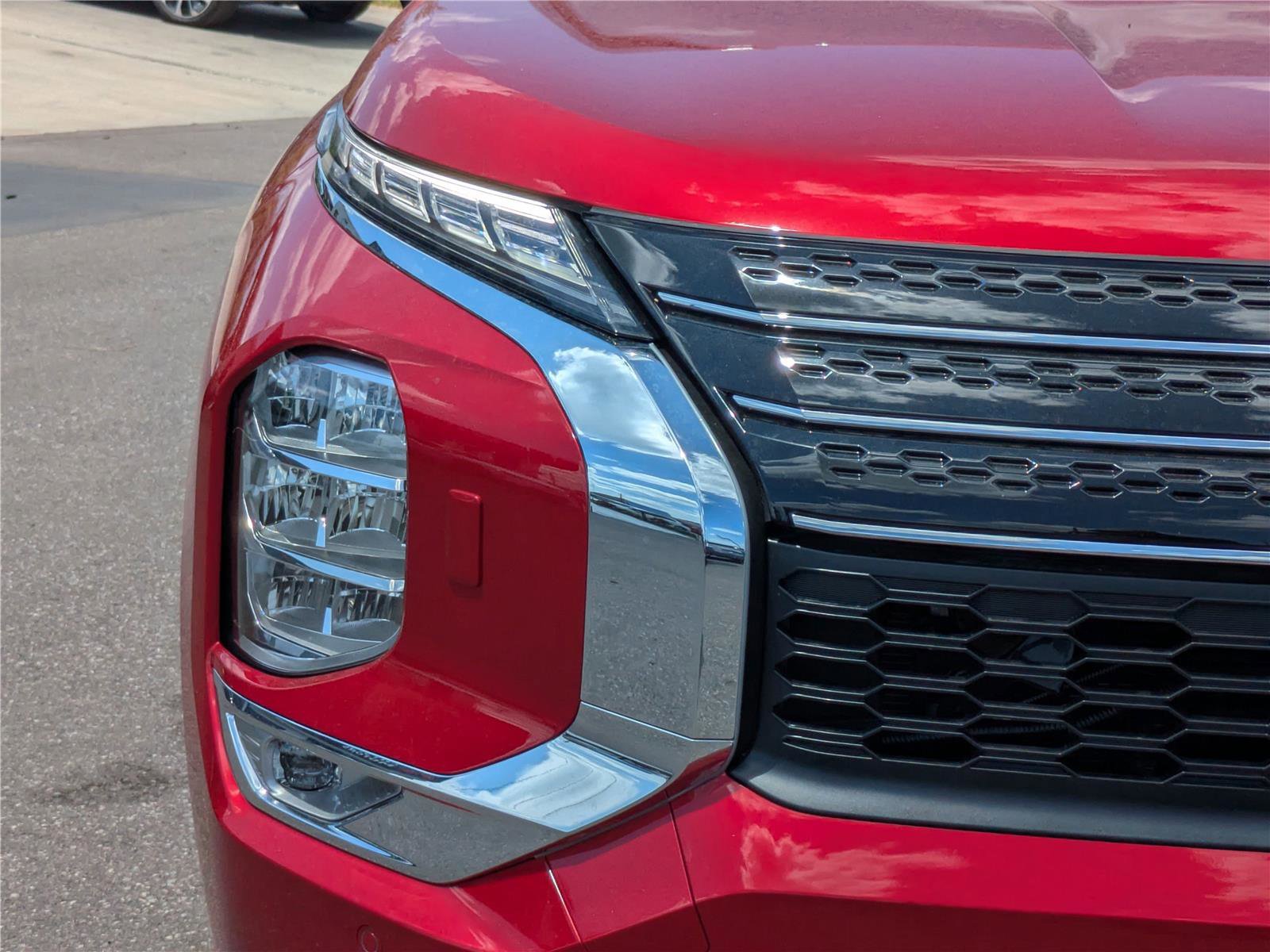 New 2025 Mitsubishi Outlander SEL image 12