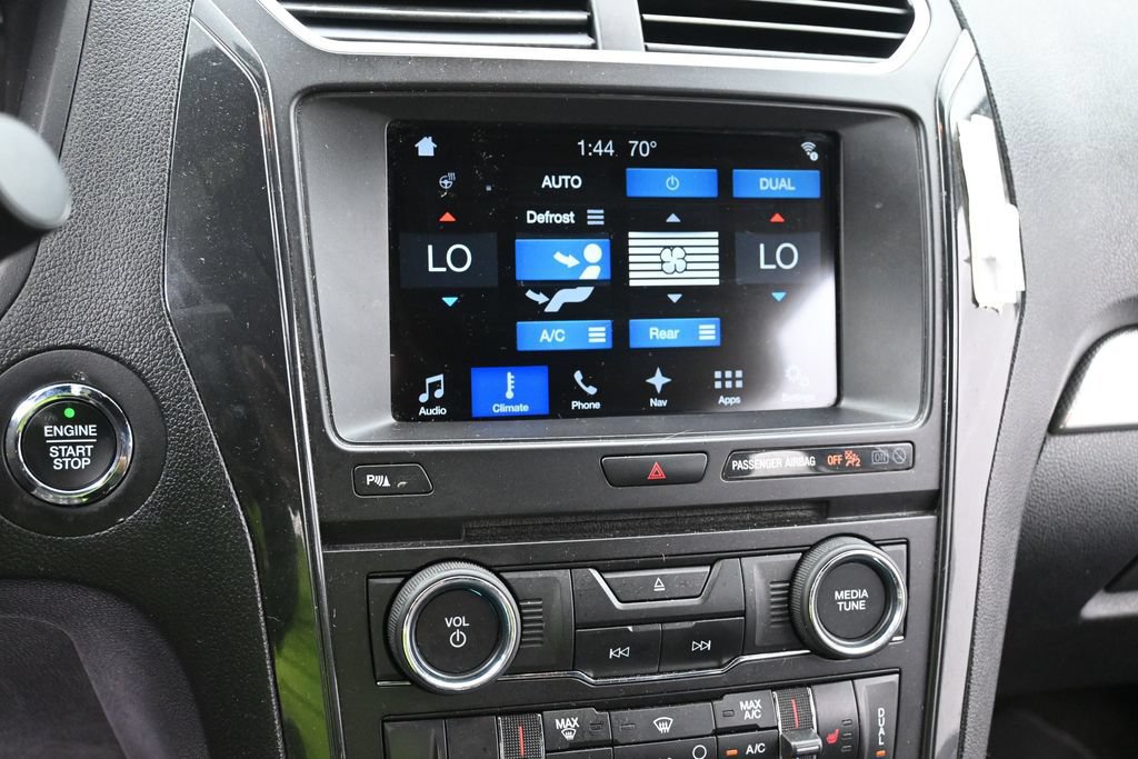 Used 2017 Ford Explorer XLT w/ Equipment Group 202A FWD image 11