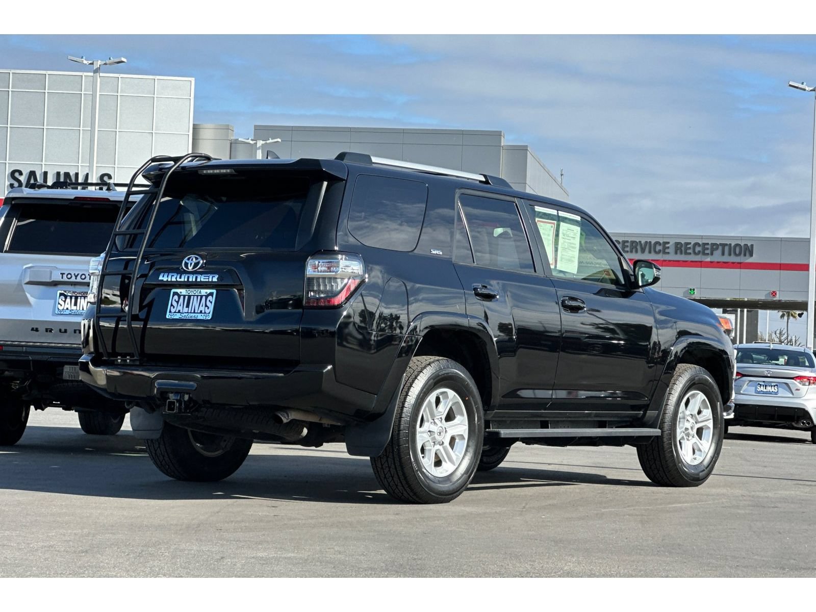 Used 2021 Toyota 4Runner SR5 Premium w/ Moonroof Package AWD/4WD image 4