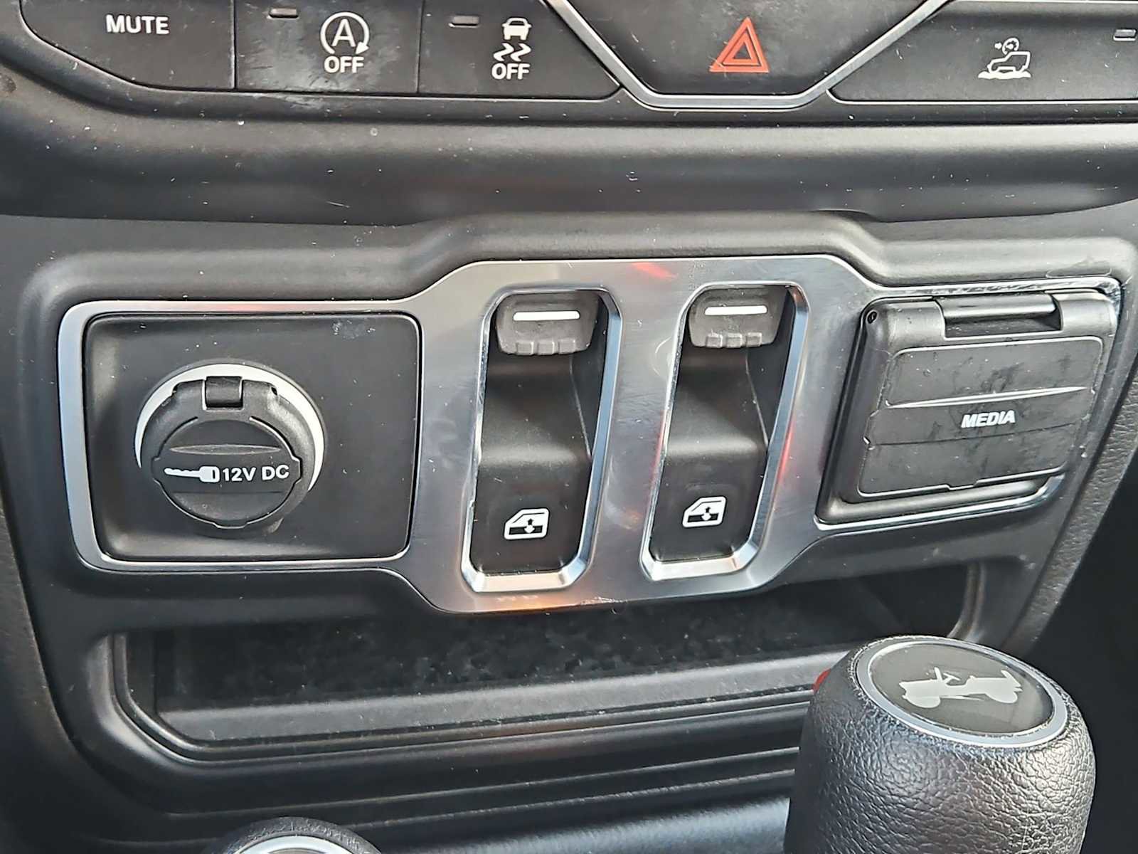 Used 2021 Jeep Wrangler Sport S image 27