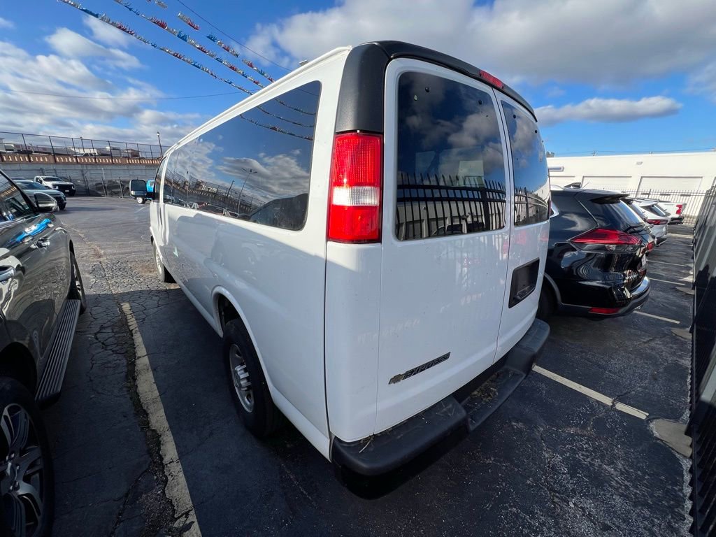Used 2023 Chevrolet Express 3500 LS RWD image 4