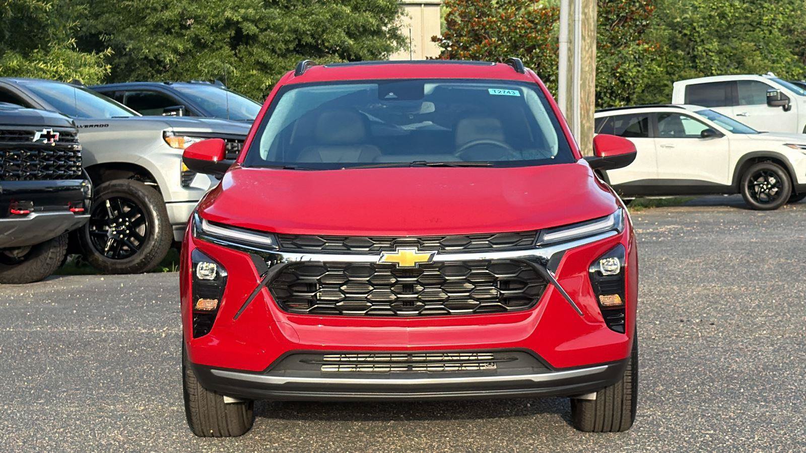 New 2026 Chevrolet Trax LT w/ Sunroof Package FWD video 2