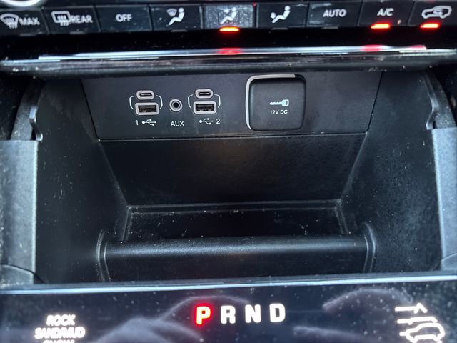 Used 2023 Jeep Grand Cherokee Summit w/ Advanced Protech Group IV AWD/4WD image 32