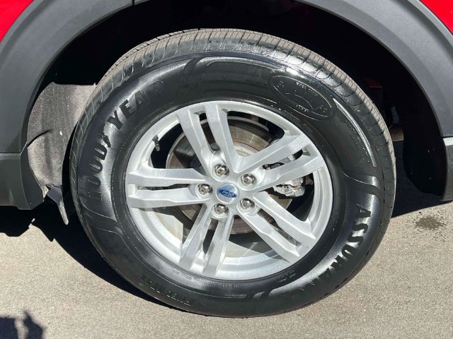 Used 2023 Ford Explorer XLT w/ Equipment Group 202A AWD/4WD image 11
