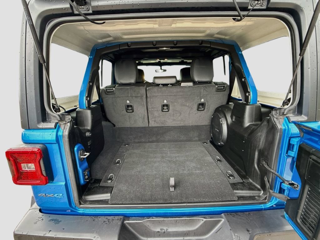 Used 2023 Jeep Wrangler Unlimited Rubicon 4xe w/ Cold Weather Group AWD/4WD image 30