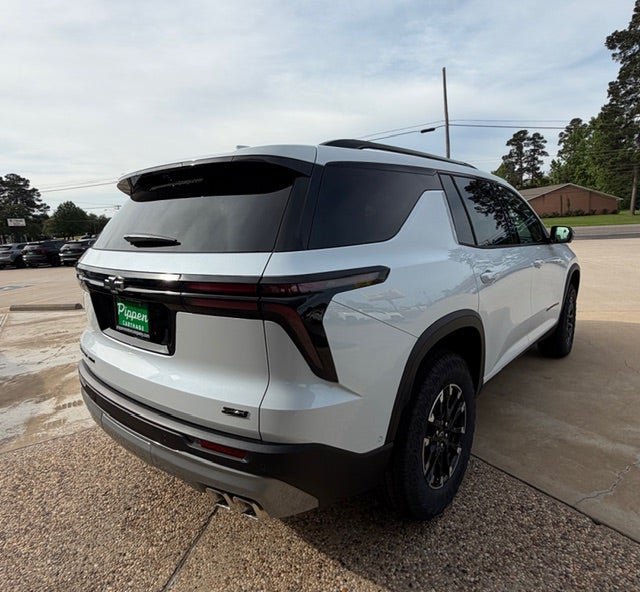 New 2026 Chevrolet Traverse Z71 w/ Enhanced Driving Package AWD/4WD image 8