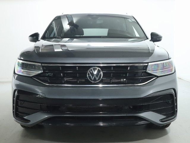 Used 2022 Volkswagen Tiguan SE R-Line image 5