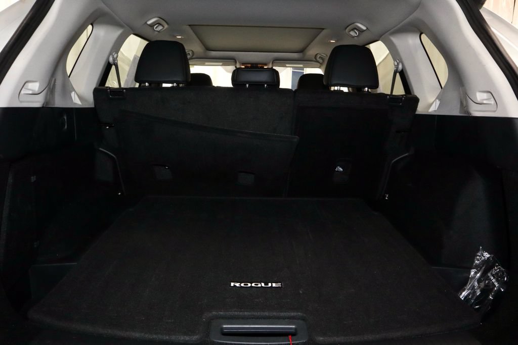 Certified 2021 Nissan Rogue SV w/ Premium Package FWD image 14