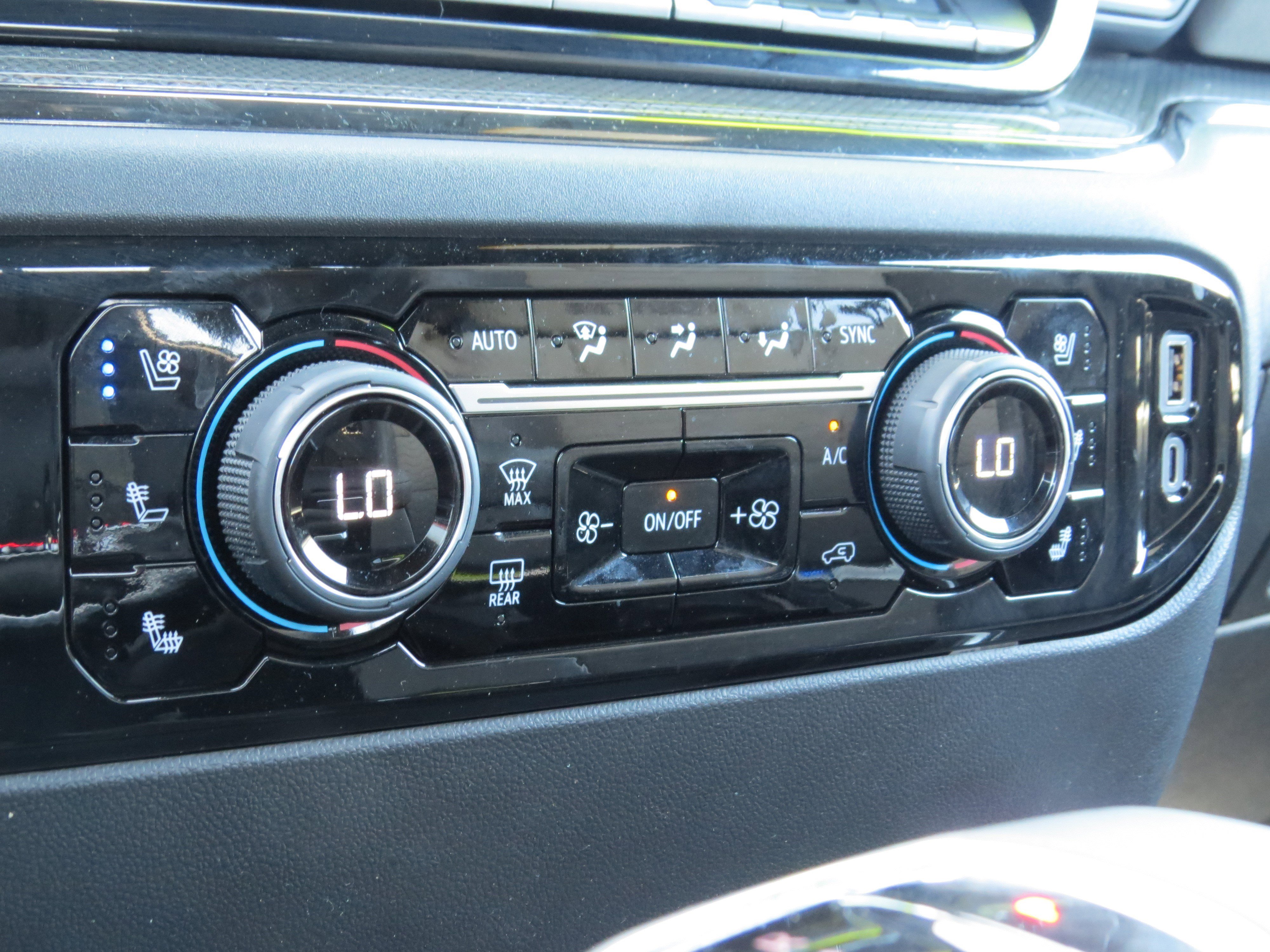 Certified 2024 Chevrolet Silverado 1500 ZR2 w/ ZR2 Bison Edition image 32