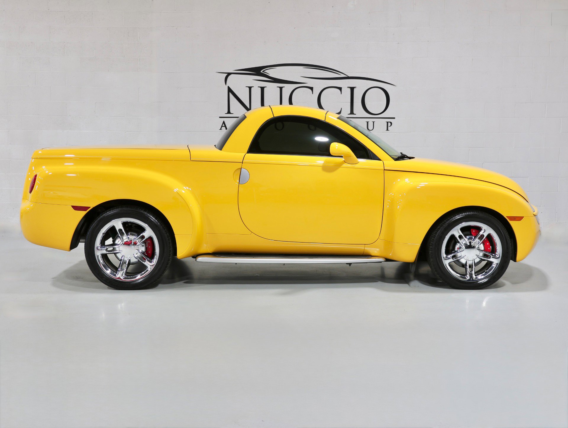 Used 2005 Chevrolet SSR 6 Speed Manual - Only 12K Mile w/ Preferred Equipment Group image 42