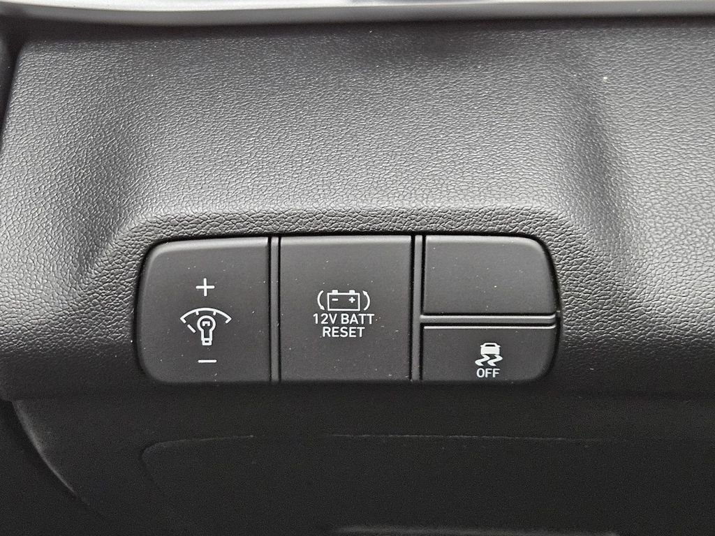 New 2026 Hyundai Elantra Limited FWD image 17