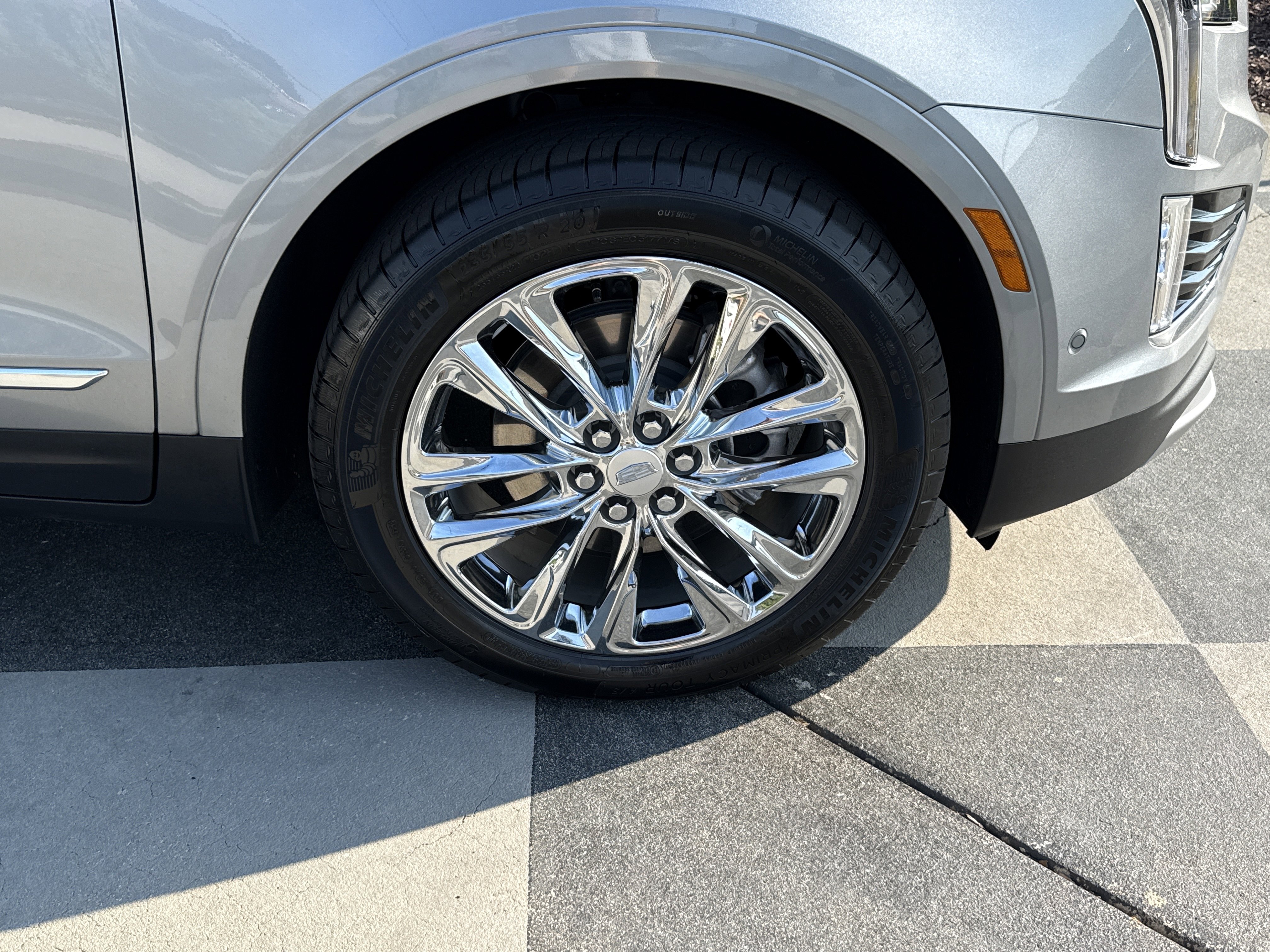 Used 2025 Cadillac XT5 Premium Luxury w/ Technology Package AWD/4WD image 13