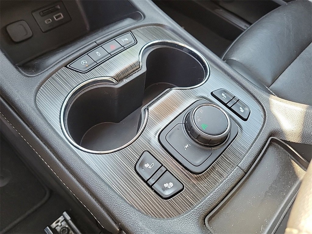 Used 2023 GMC Acadia SLT image 28