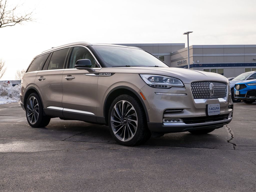 Used 2020 Lincoln Aviator Reserve w/ Equipment Group 202A image 2