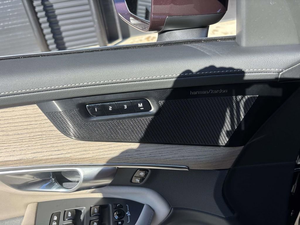 New 2026 Volvo XC90 B6 Plus w/ Protection Package Premier image 12
