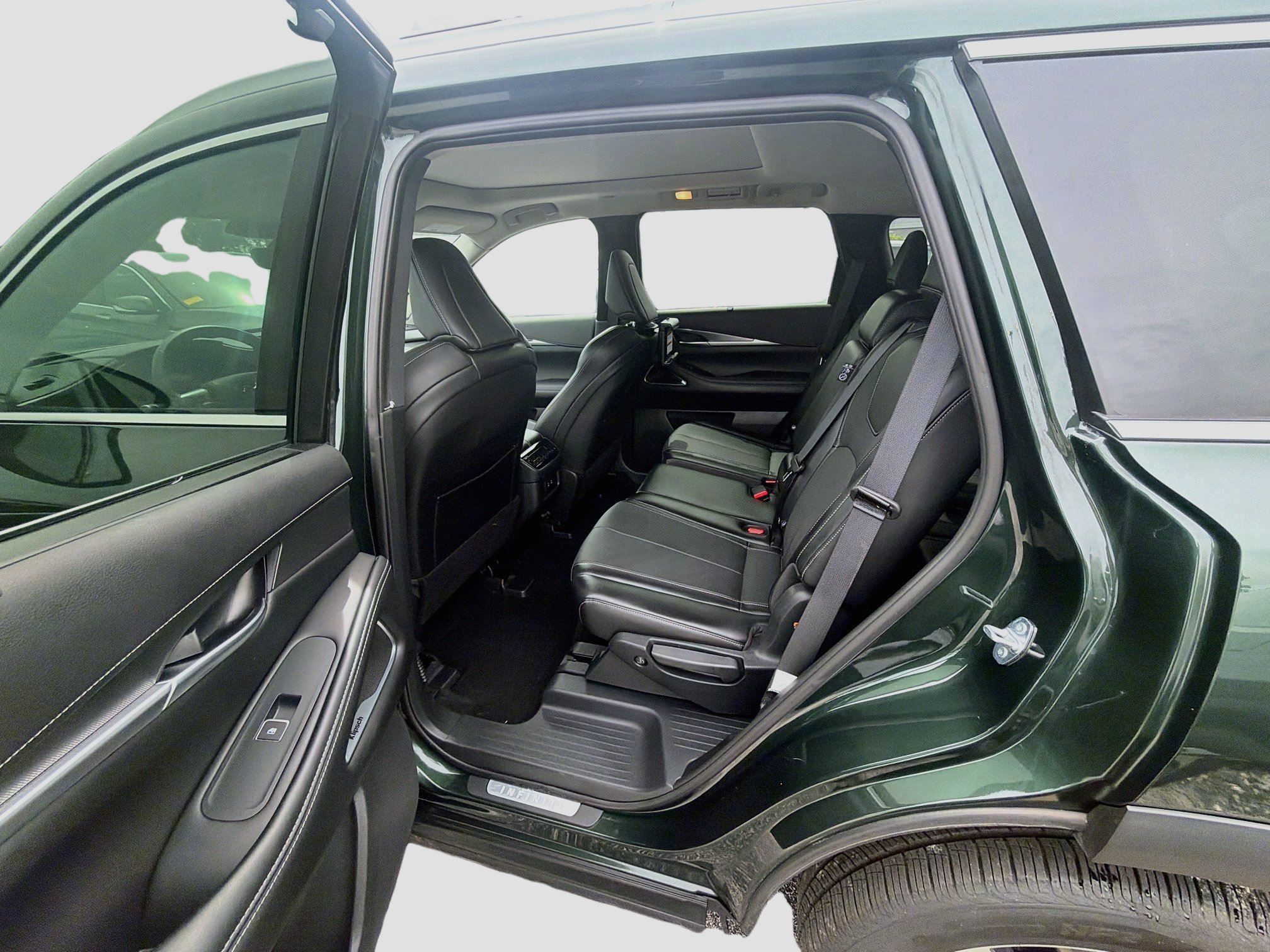 Used 2026 INFINITI QX60 Luxe w/ Family Package FWD image 24