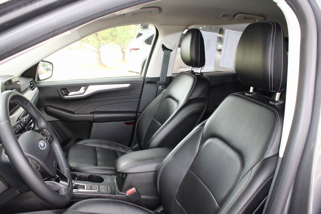 Used 2022 Ford Escape SEL image 6