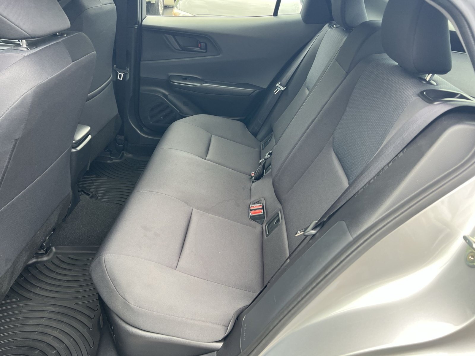 Used 2025 Toyota Prius LE AWD/4WD image 25