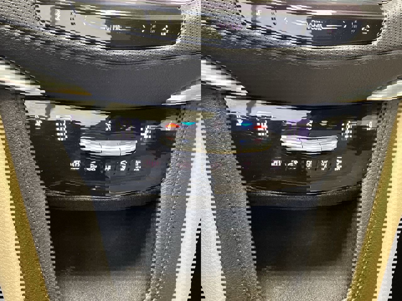 Used 2017 Cadillac XT5 Luxury w/ Driver Awareness Package image 22