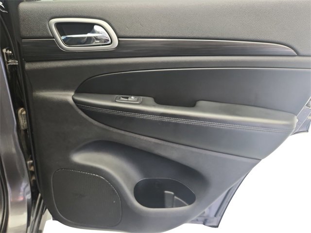 Used 2019 Jeep Grand Cherokee Altitude image 28