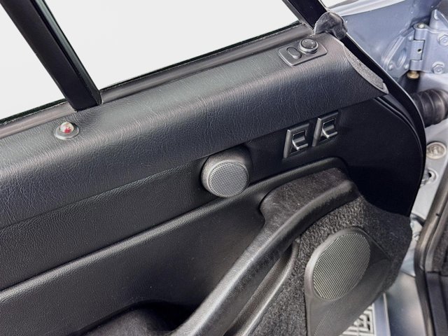 Used 1995 Porsche 911 Carrera image 17