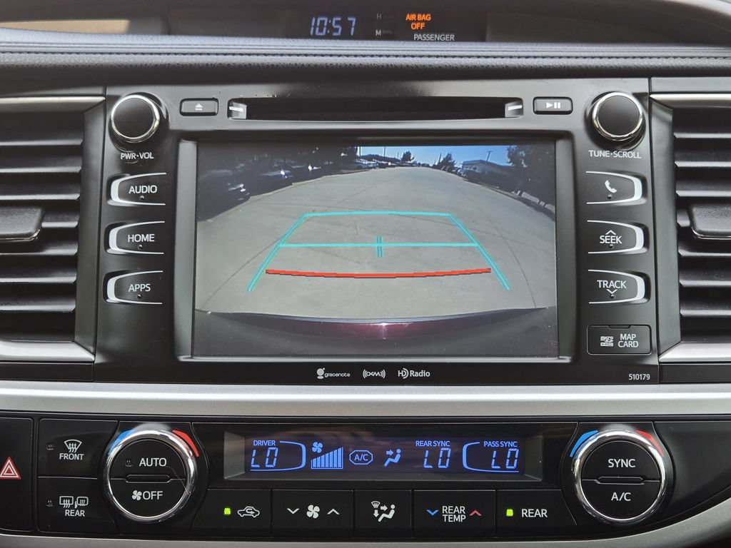 Used 2017 Toyota Highlander XLE FWD image 7