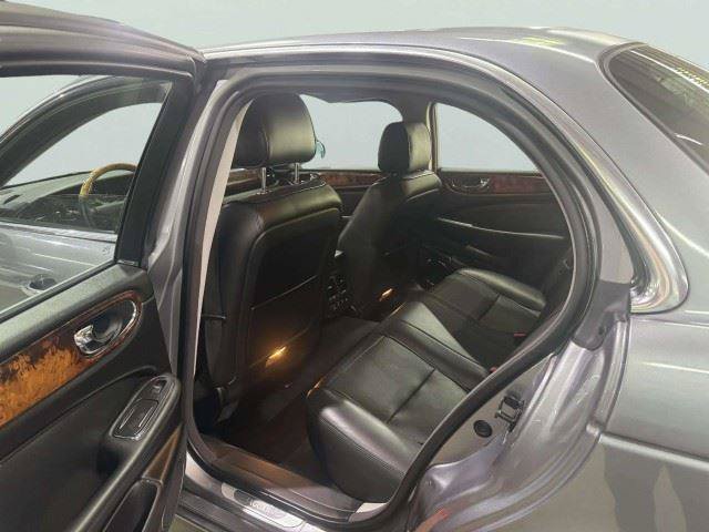 Used 2008 Jaguar XJ8 RWD image 27