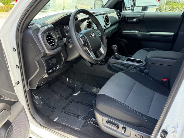 Certified 2022 Toyota Tacoma TRD Off-Road w/ Technology Package AWD/4WD image 11