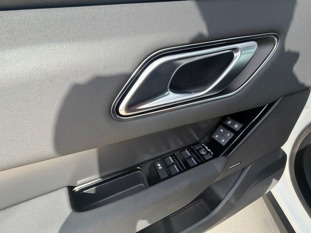 Certified 2025 Land Rover Range Rover Velar Dynamic SE AWD/4WD image 11