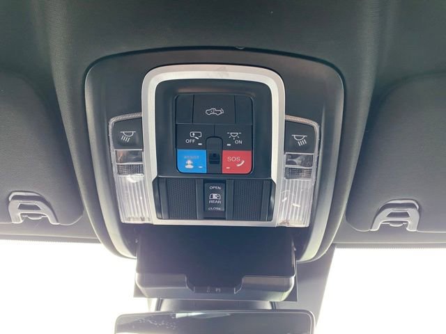 Used 2025 RAM 2500 Limited AWD/4WD image 19