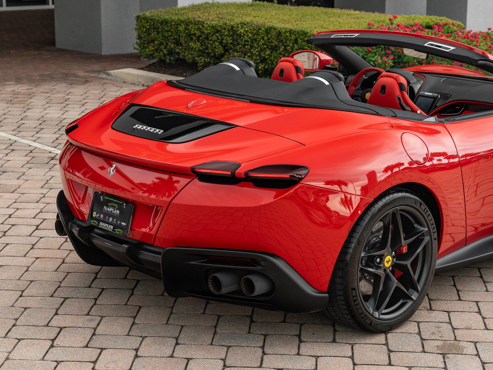 Used 2024 Ferrari Roma Spider image 3