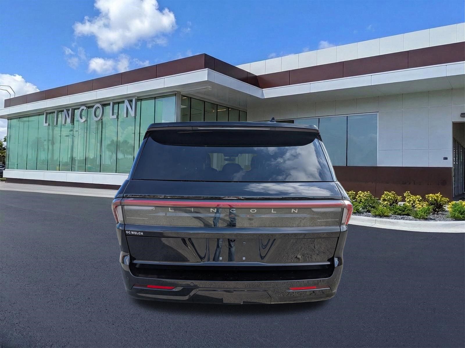 Certified 2025 Lincoln Navigator Black Label image 6
