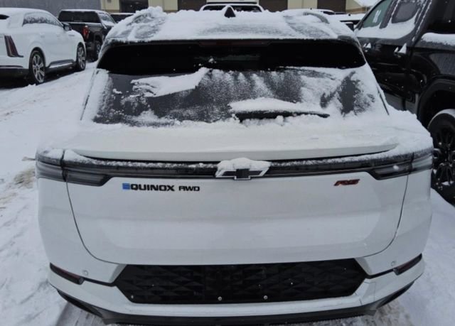 Used 2025 Chevrolet Equinox EV RS w/ Convenience Package II image 10