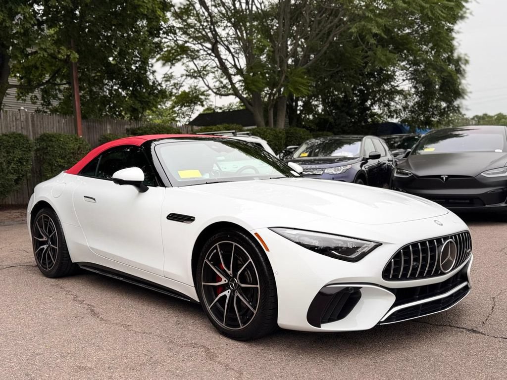 Used 2023 Mercedes-Benz SL 55 AMG 4MATIC w/ Driver Assistance Package image 9